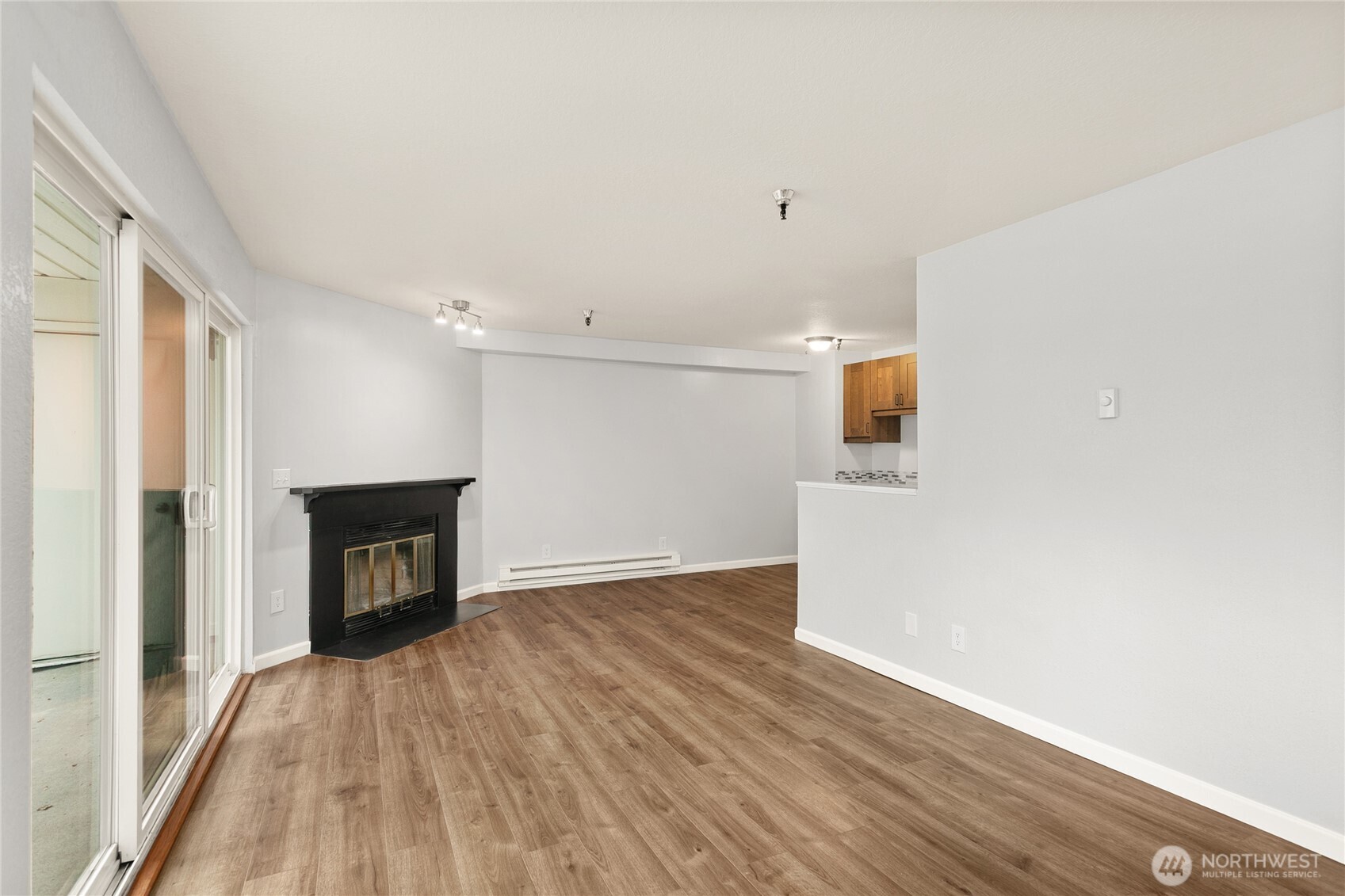 1100 NE Harrington Avenue NE 211