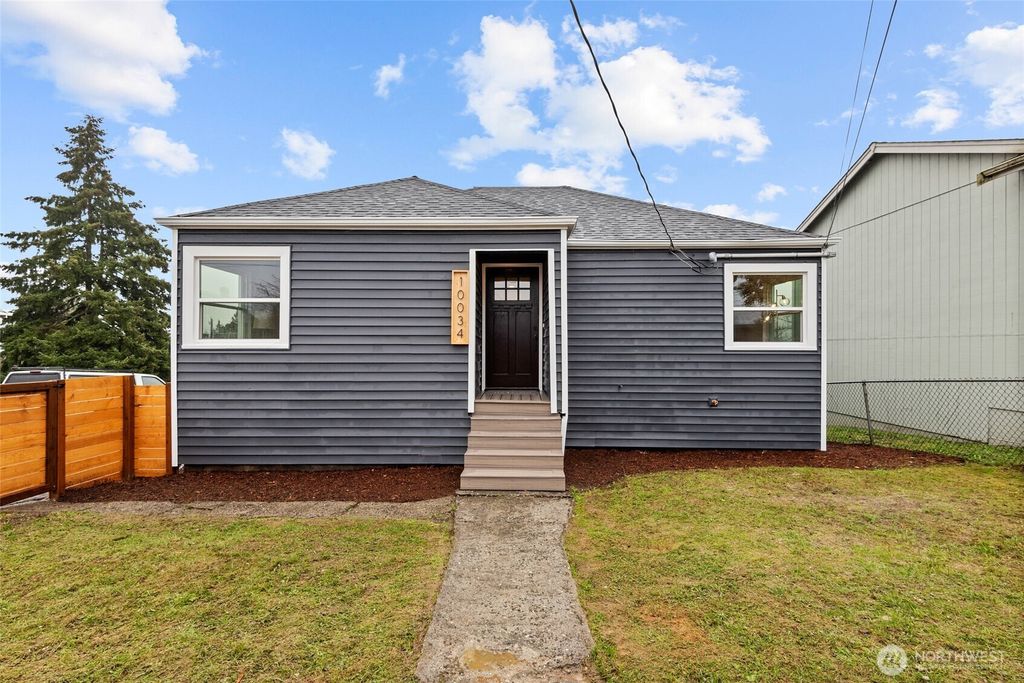 Photo of 10034 20th Avenue SW, Seattle, WA 98146 (MLS # 2350006)