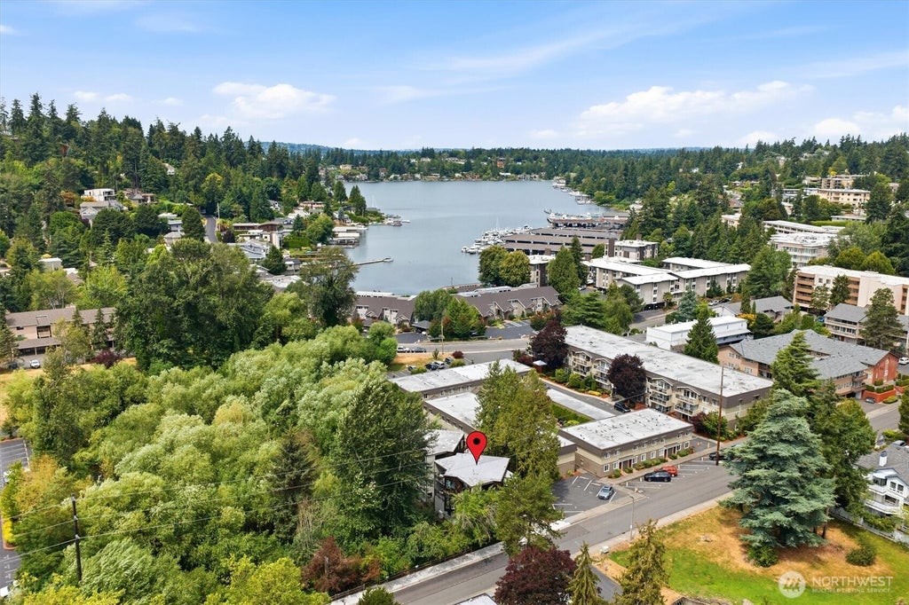 Photo of 427 102nd Avenue SE, Bellevue, WA 98004 (MLS # 2582453)