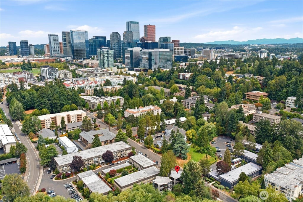 Photo of 427 102nd Avenue SE, Bellevue, WA 98004 (MLS # 2582453)