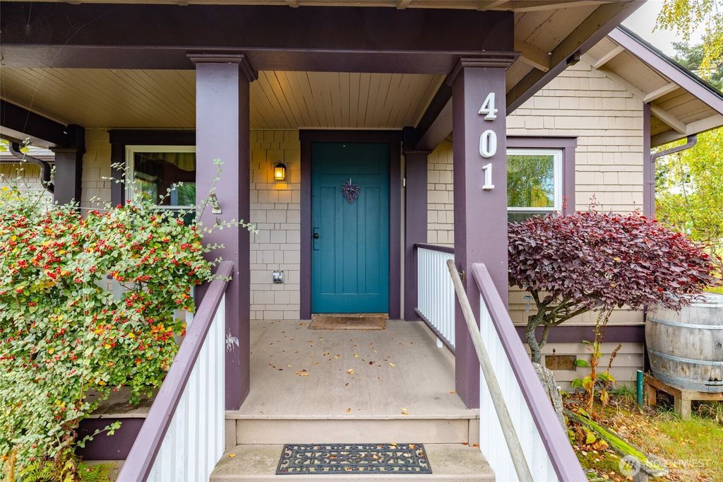 Photo of 401 NE 9th Street, Coupeville, WA 98239 (MLS # 2441432)