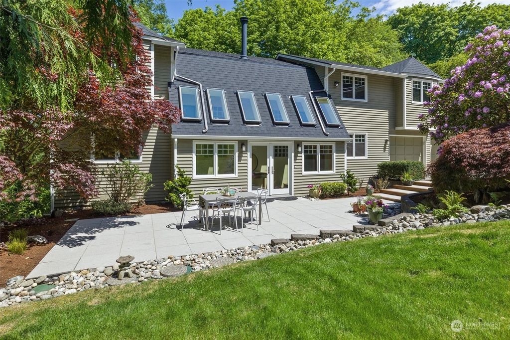 Photo of 11925 Maplewood Avenue, Edmonds, WA 98026 (MLS # 2062744)