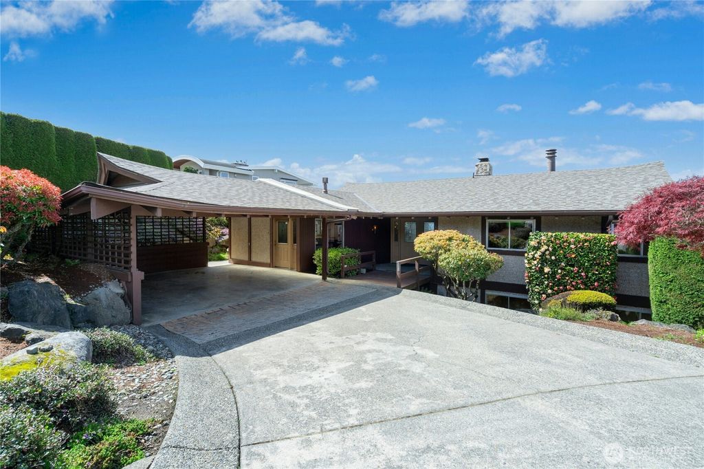 Photo of 4441 138th Avenue SE, Bellevue, WA 98006 (MLS # 2510494)