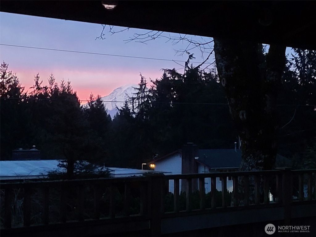 Photo of 10102 75th Avenue E, Puyallup, WA 98373 (MLS # 2467424)