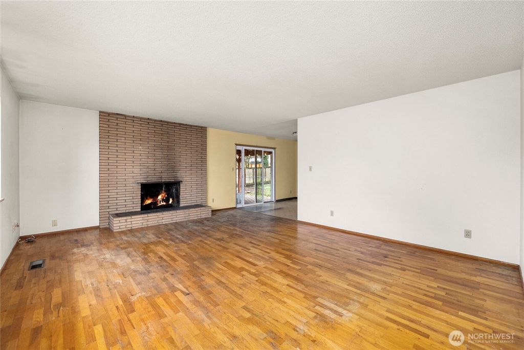 Photo of 10102 75th Avenue E, Puyallup, WA 98373 (MLS # 2467424)