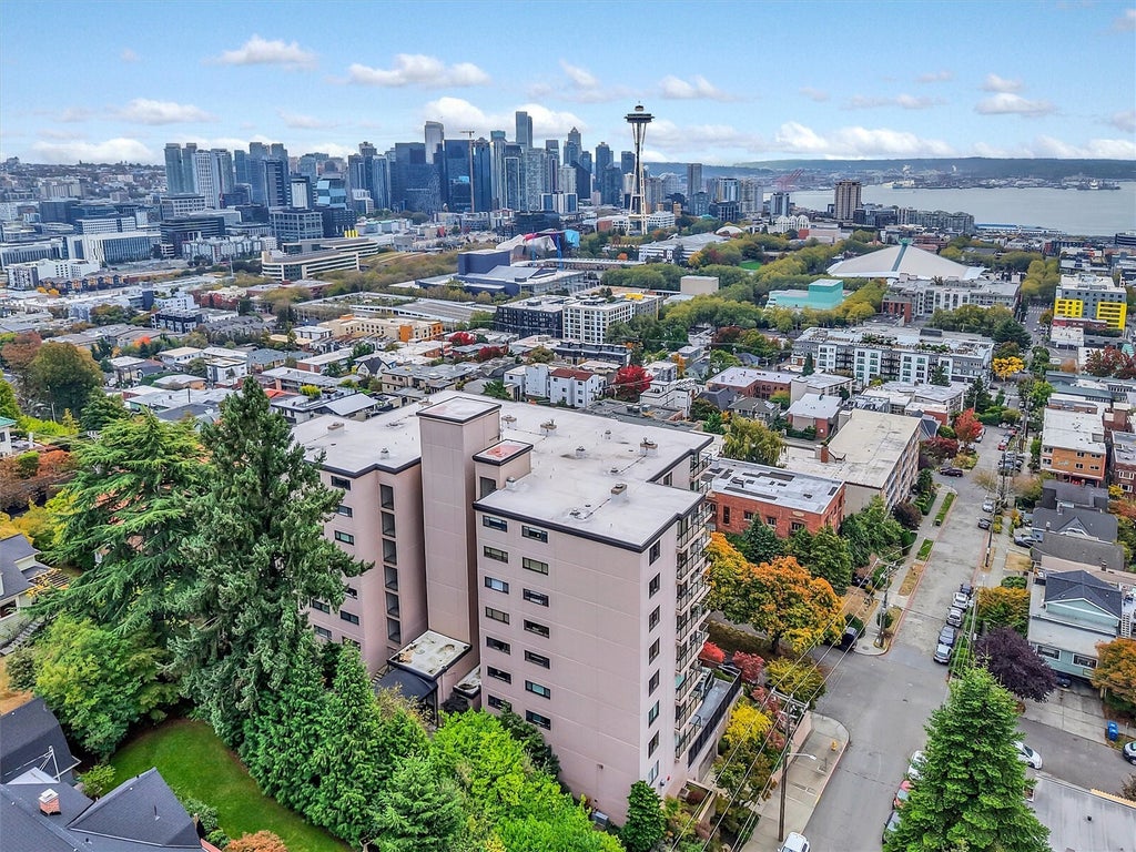 Photo of 100 Ward Street #105, Seattle, WA 98109 (MLS # 2595079)