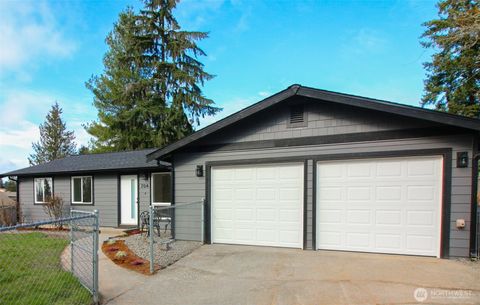 Photo of 704 NE Normandy Dr, Bremerton, WA 98310 (MLS # 2478743)