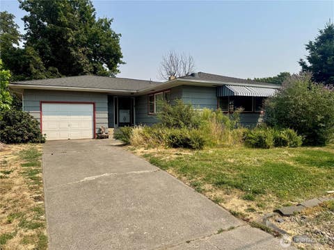Photo of 309 E Seventh Street ST, Waitsburg, WA 99361 (MLS # 2568988)