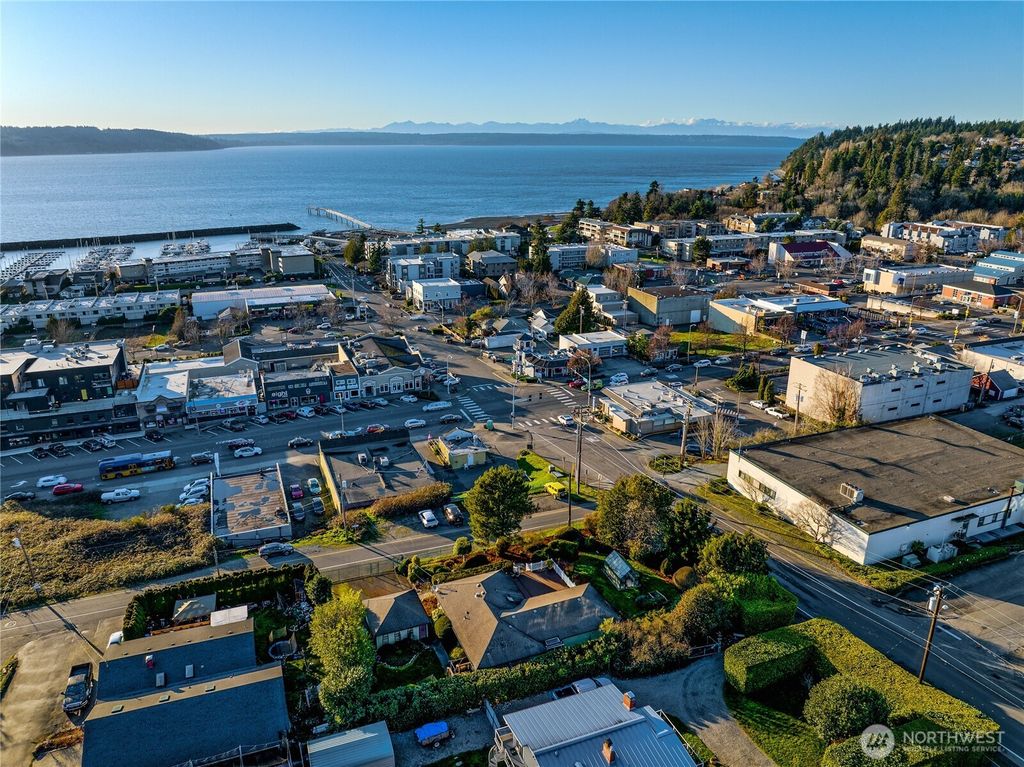 Photo of 805 S 223rd Street, Des Moines, WA 98198 (MLS # 2481163)