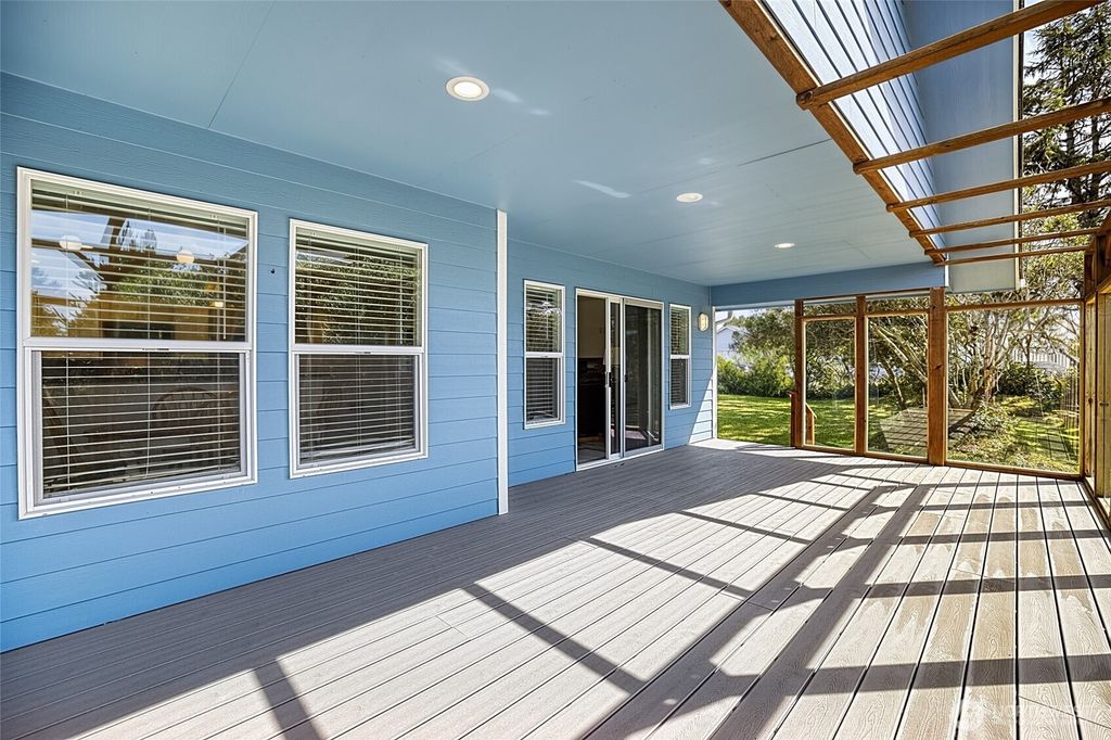 Photo of 376 Sand Dune Avenue SW, Ocean Shores, WA 98569 (MLS # 2509566)