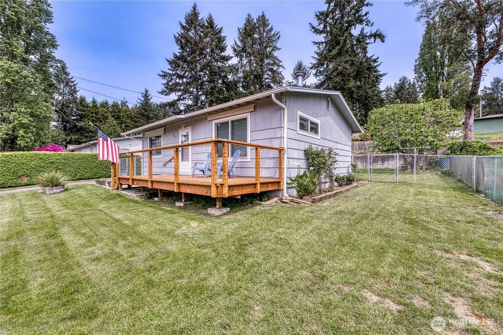 Photo of 3822 Petersville Road NE, Bremerton, WA 98310 (MLS # 2520694)