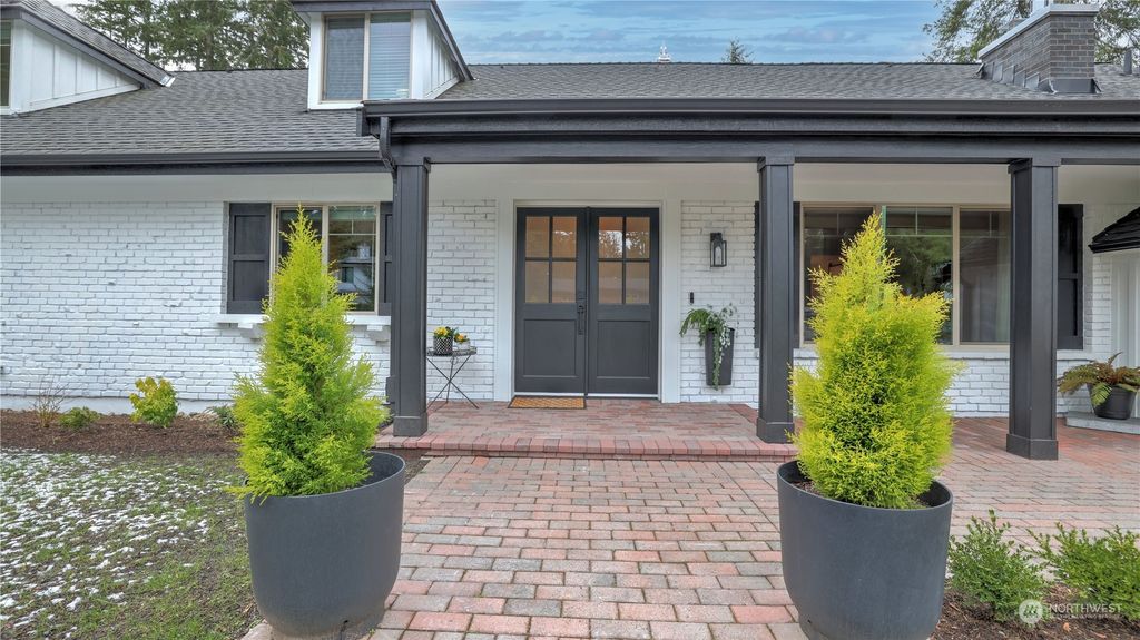 Photo of 1919 215th Place SE, Sammamish, WA 98075 (MLS # 2040349)