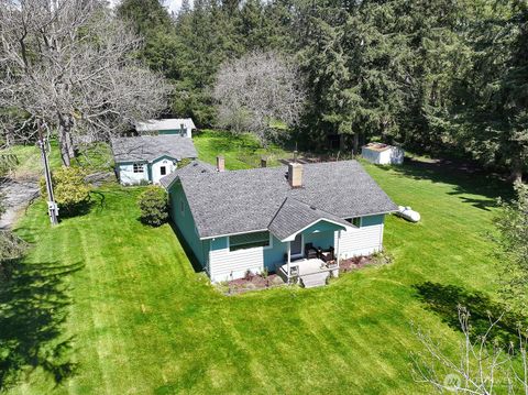 Photo of 397 Lagoon Point Road, Greenbank, WA 98253 (MLS # 2500517)