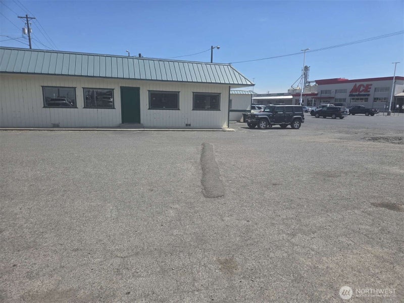613 Yakima Valley Highway