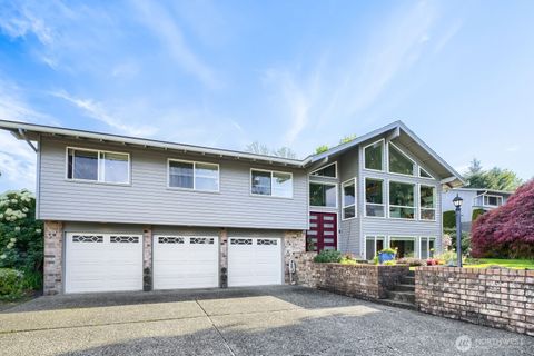 Photo of 13605 SE 251 Place, Kent, WA 98042 (MLS # 2516174)