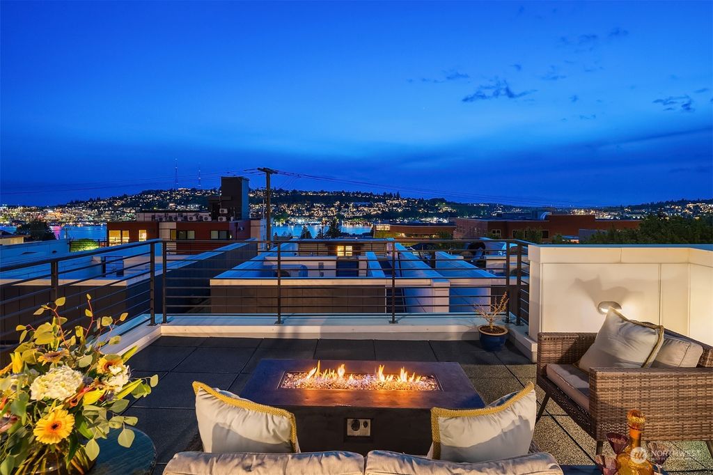 Photo of 2308 Franklin Avenue E #B, Seattle, WA 98102 (MLS # 2241957)