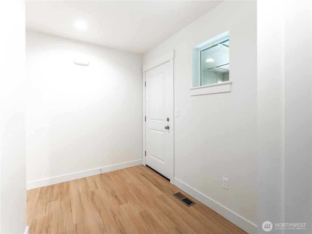 Photo of 104 Salmon Drive, Wenatchee, WA 98801 (MLS # 2483693)