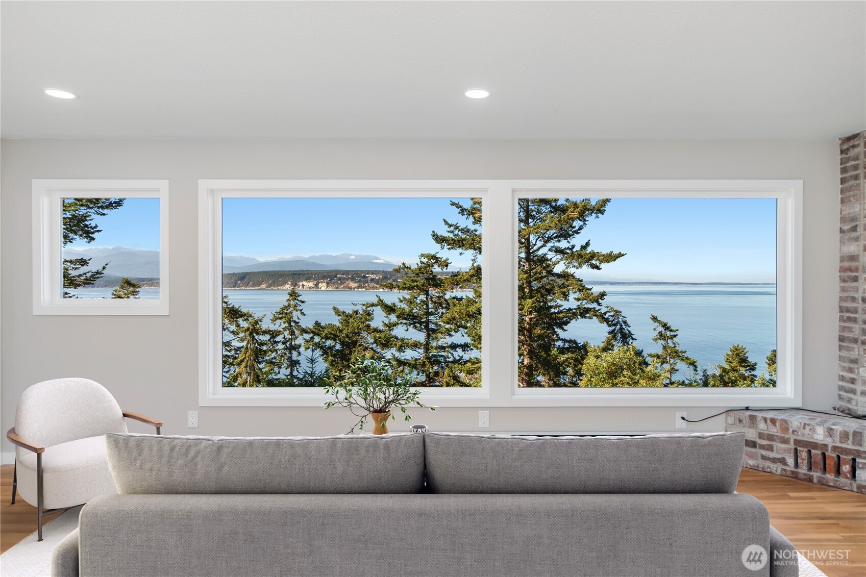 111 W Vancouver Drive