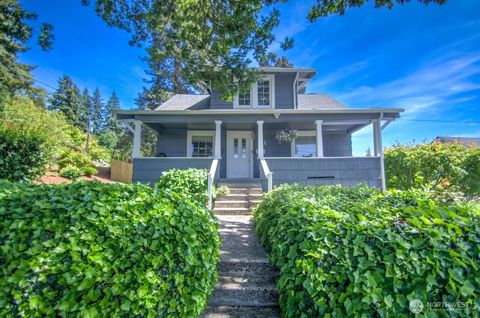 Photo of 181 SE 9th Street, Chehalis, WA 98532 (MLS # 2533321)