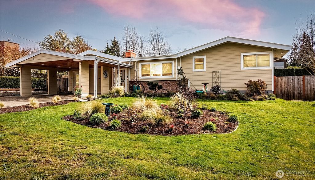 Photo of 611 SW 183rd Street, Normandy Park, WA 98166 (MLS # 2352731)