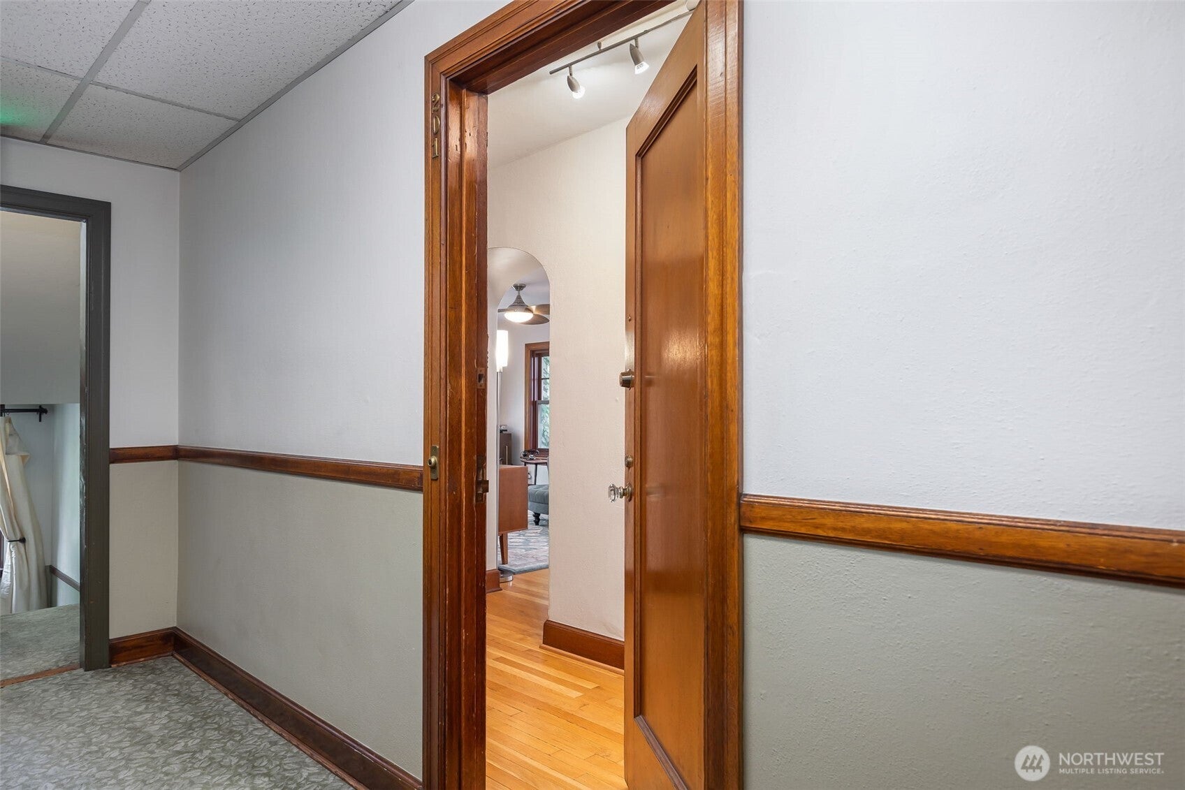 408 Bellevue Avenue E 201
