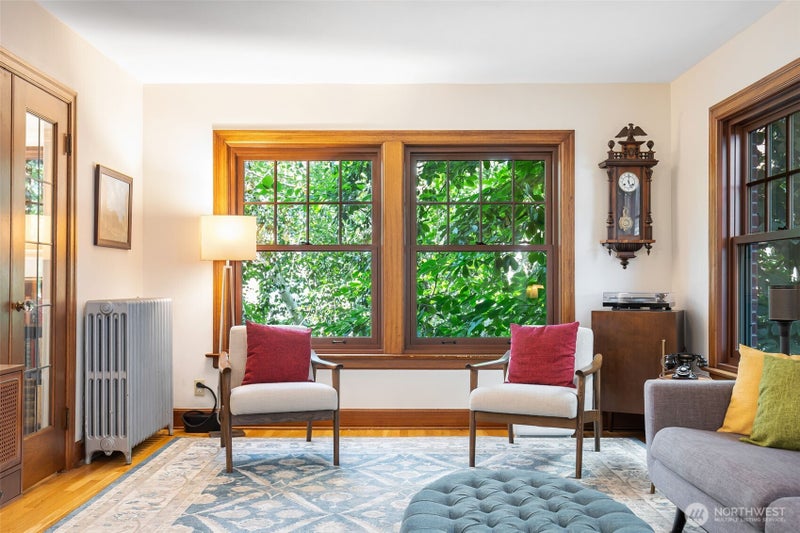 408 Bellevue Avenue E 201