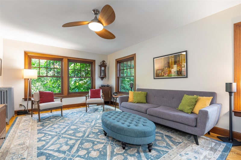 408 Bellevue Avenue E 201
