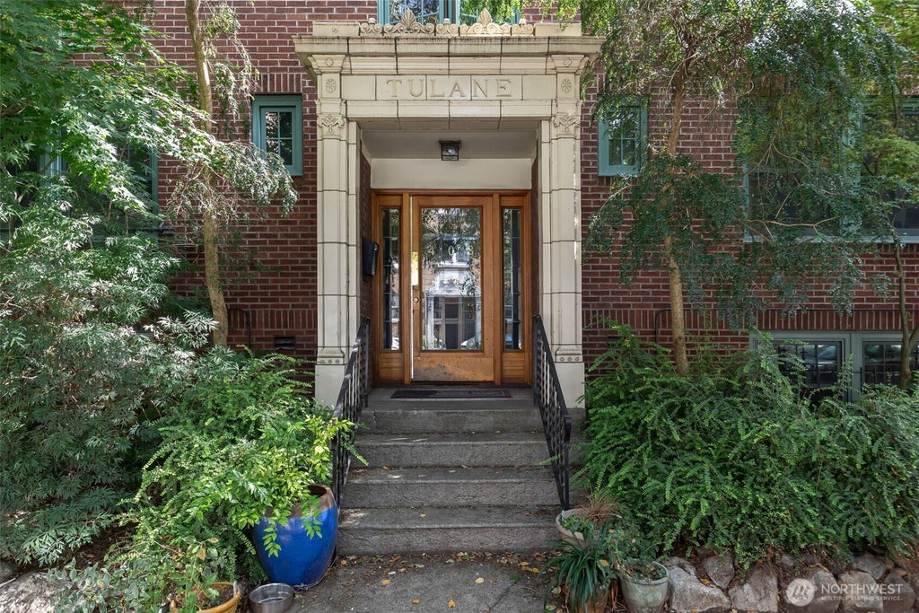 Photo of 408 Bellevue Avenue E #201, Seattle, WA 98102 (MLS # 2582124)