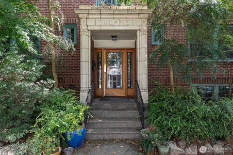 Photo of 408 Bellevue Avenue E #201, Seattle, WA 98102 (MLS # 2582124)