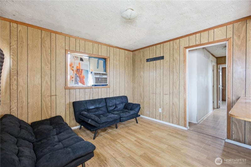 104 E 5th AVE