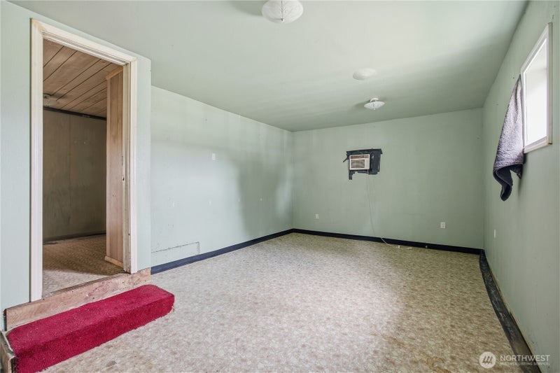 104 E 5th AVE