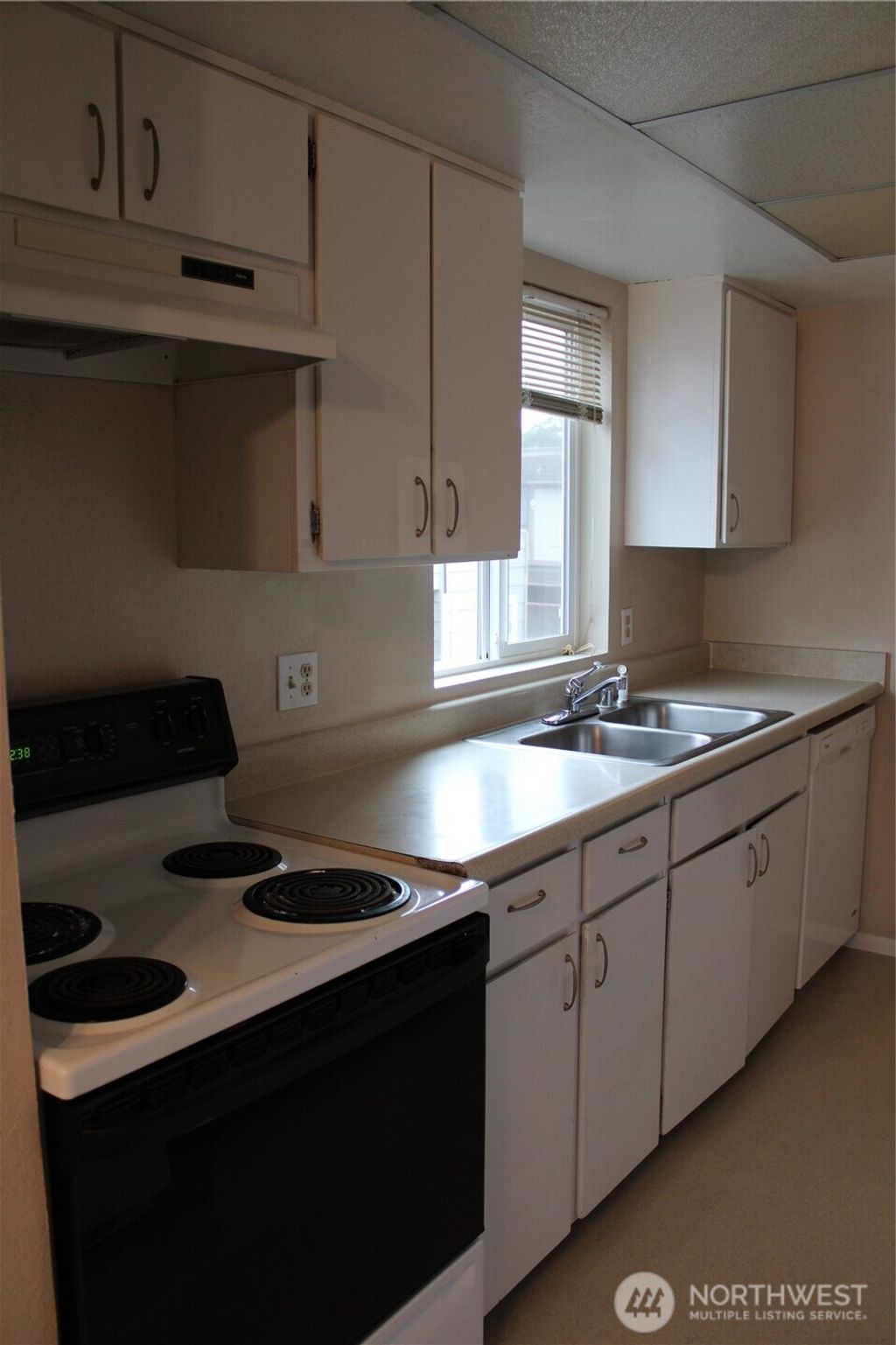 Photo of 23850 102nd Avenue SE #C4, Kent, WA 98031 (MLS # 2446295)
