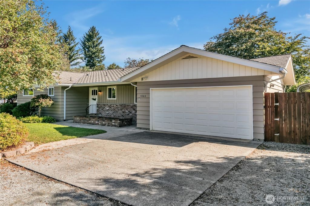 Photo of 4260 333rd Avenue SE, Fall City, WA 98024 (MLS # 2438231)