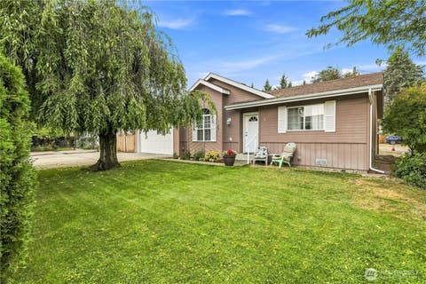 Photo of 12 S Charles Street, Wenatchee, WA 98801 (MLS # 2571059)