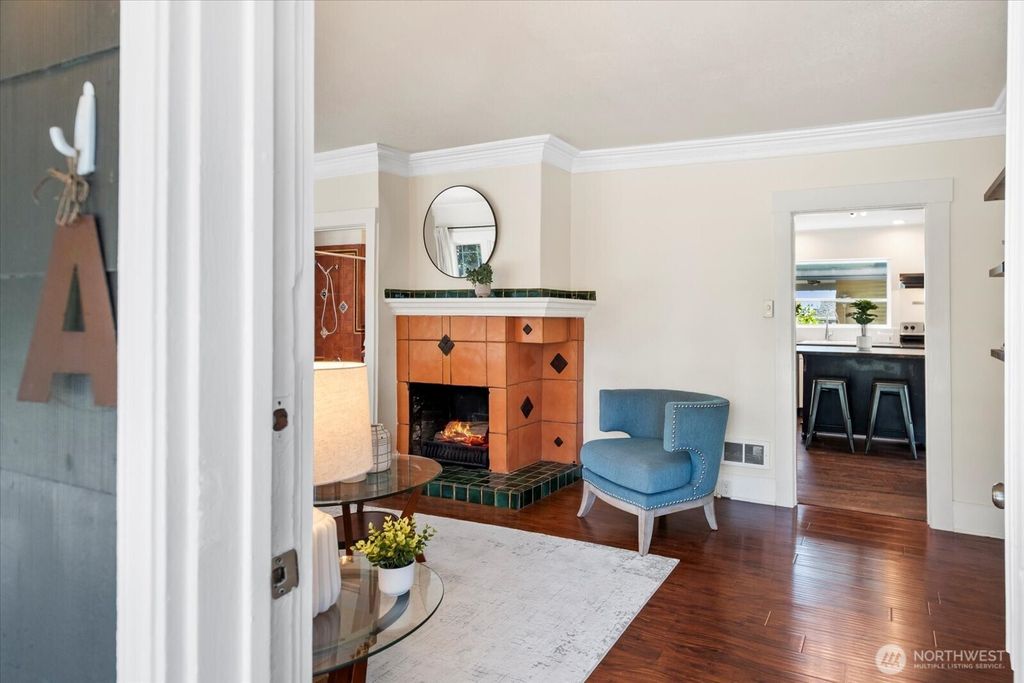 Photo of 121 28th Avenue S, Seattle, WA 98144 (MLS # 2396284)