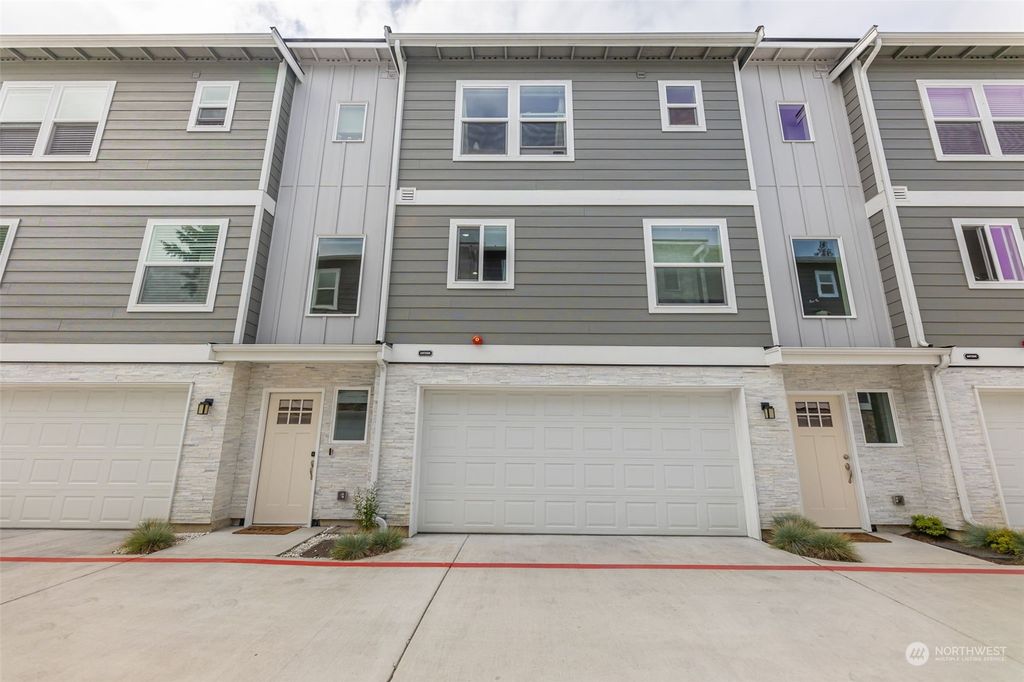 Photo of 10725 19th Avenue SE #B, Everett, WA 98208 (MLS # 2074852)