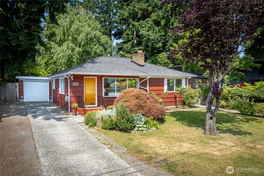 Photo of 12515 2nd Avenue NE, Seattle, WA 98125 (MLS # 2395515)