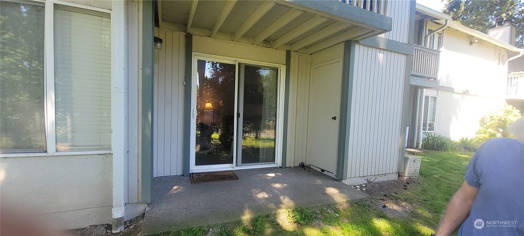 Photo of 418 S 325th Place #X2, Federal Way, WA 98003 (MLS # 2246646)
