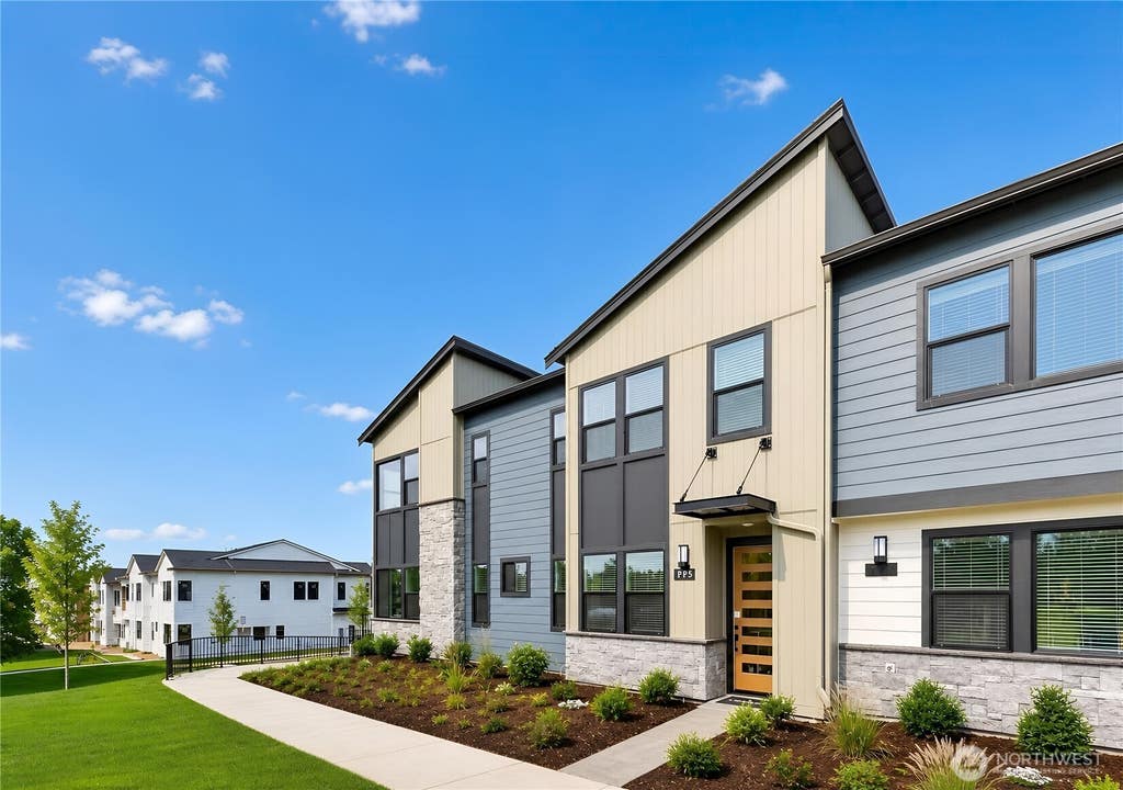 Photo of 9405 Paradise Lake Rd #NN5, Snohomish, WA 98296 (MLS # 2568138)