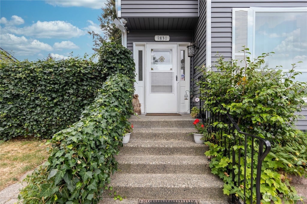 Photo of 1831 S 308th Street #B, Federal Way, WA 98003 (MLS # 2577027)