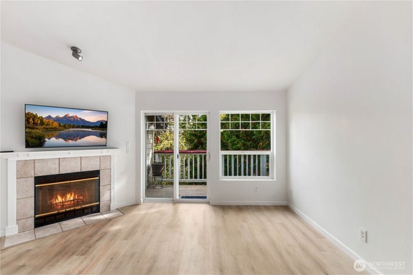 18501 SE NEWPORT WAY UNIT H336, ISSAQUAH, WA 98027 - Image 6f5847c58d93c8bb82cea416c211adee/912853444