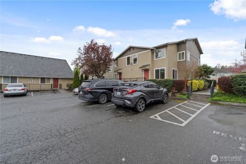 Photo of 2902 13th Street #3B, Everett, WA 98201 (MLS # 2496012)