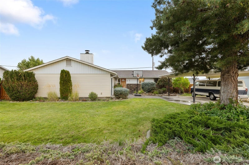 603 N Crestview Drive