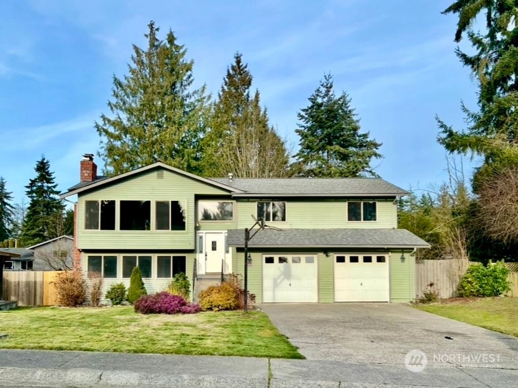 Photo of 4823 100 Place SW, Mukilteo, WA 98275 (MLS # 2324555)