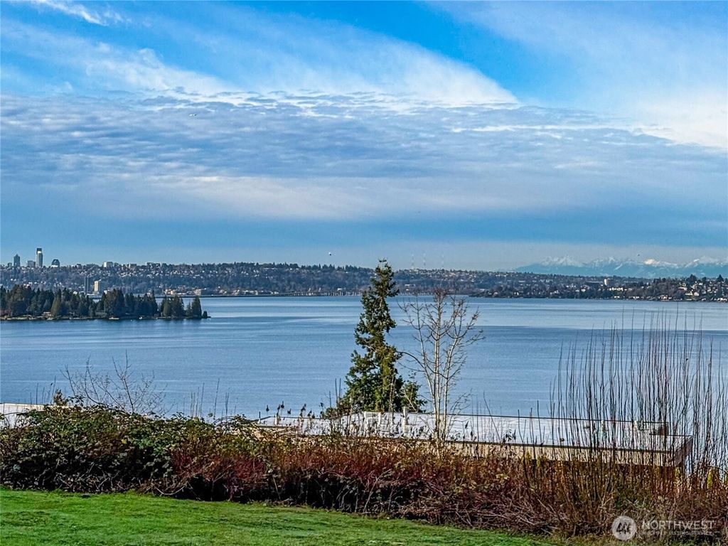 Photo of 5833 104th Avenue NE, Kirkland, WA 98033 (MLS # 2468495)