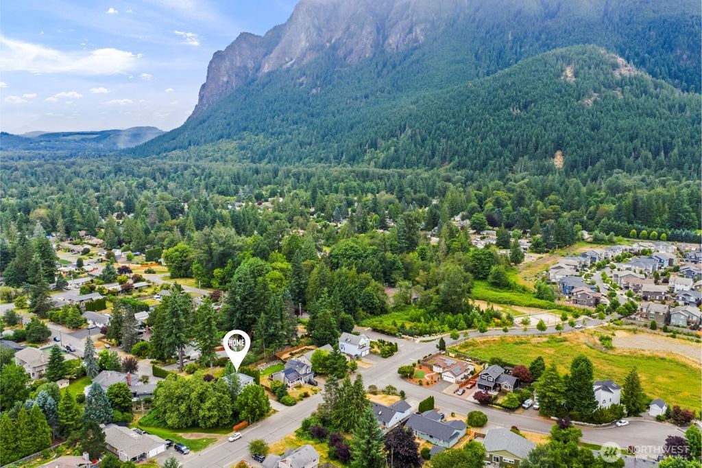 Photo of 430 NE 4th Street, North Bend, WA 98045 (MLS # 2403660)