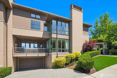 Photo of 10132 NE 59th Street #C, Kirkland, WA 98033 (MLS # 2468068)