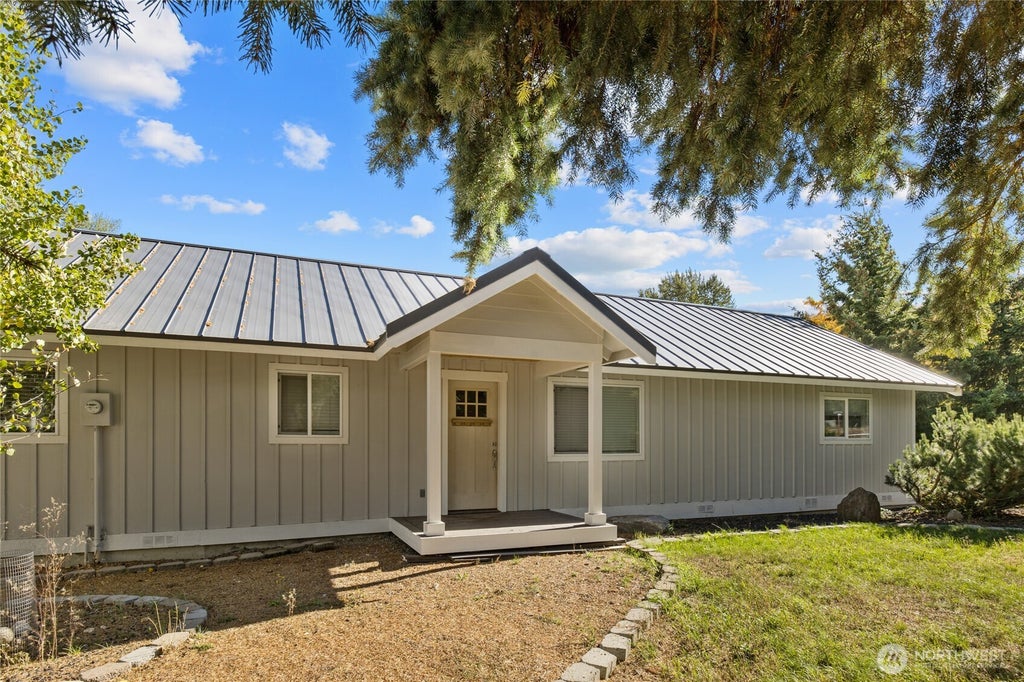 Photo of 120 Three Lakes Road, Cle Elum, WA 98922 (MLS # 2593981)