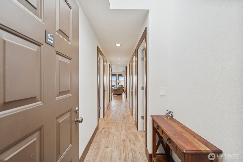 Photo of 601 S 227th Street #401N, Des Moines, WA 98198 (MLS # 2549904)
