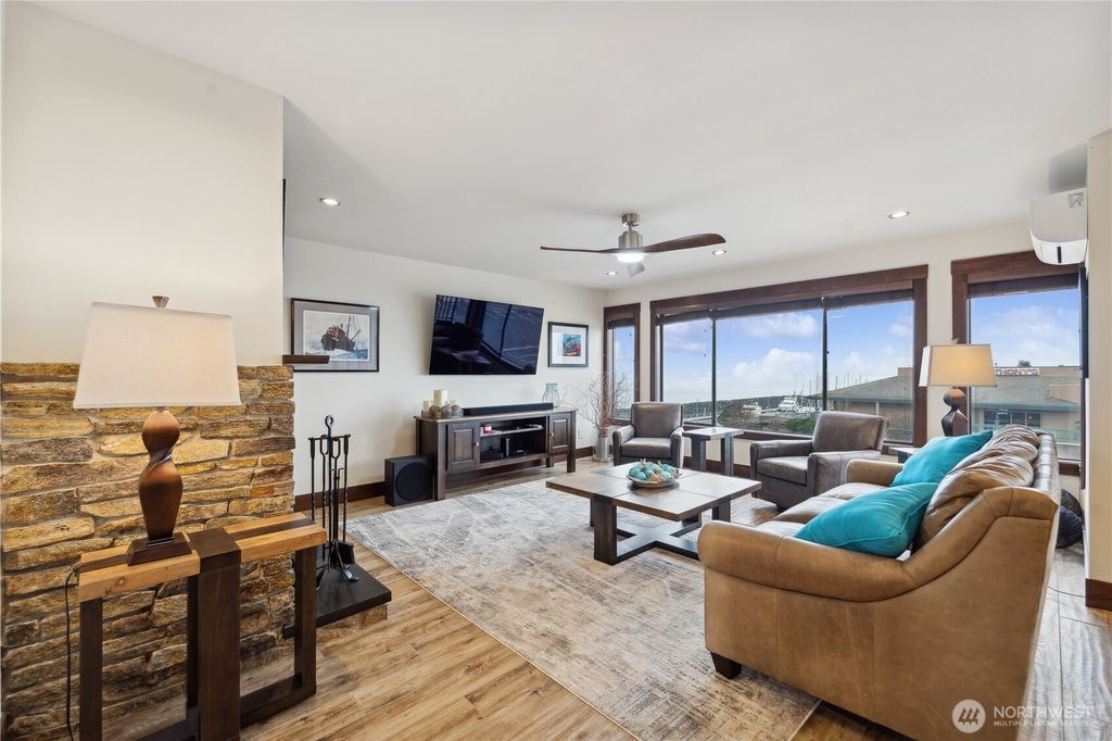Photo of 601 S 227th Street #401N, Des Moines, WA 98198 (MLS # 2549904)